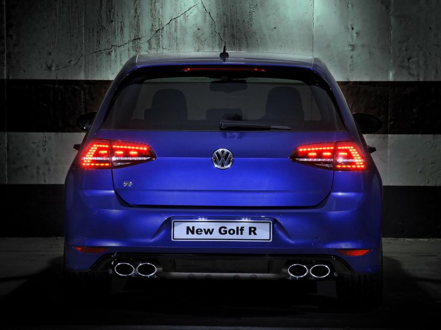  Volkswagen Golf R 5-Door 2014 года  (ZA) (фото 16 из 18)